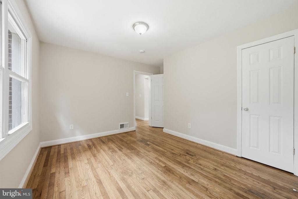 4915 Sharon Road - Photo 8