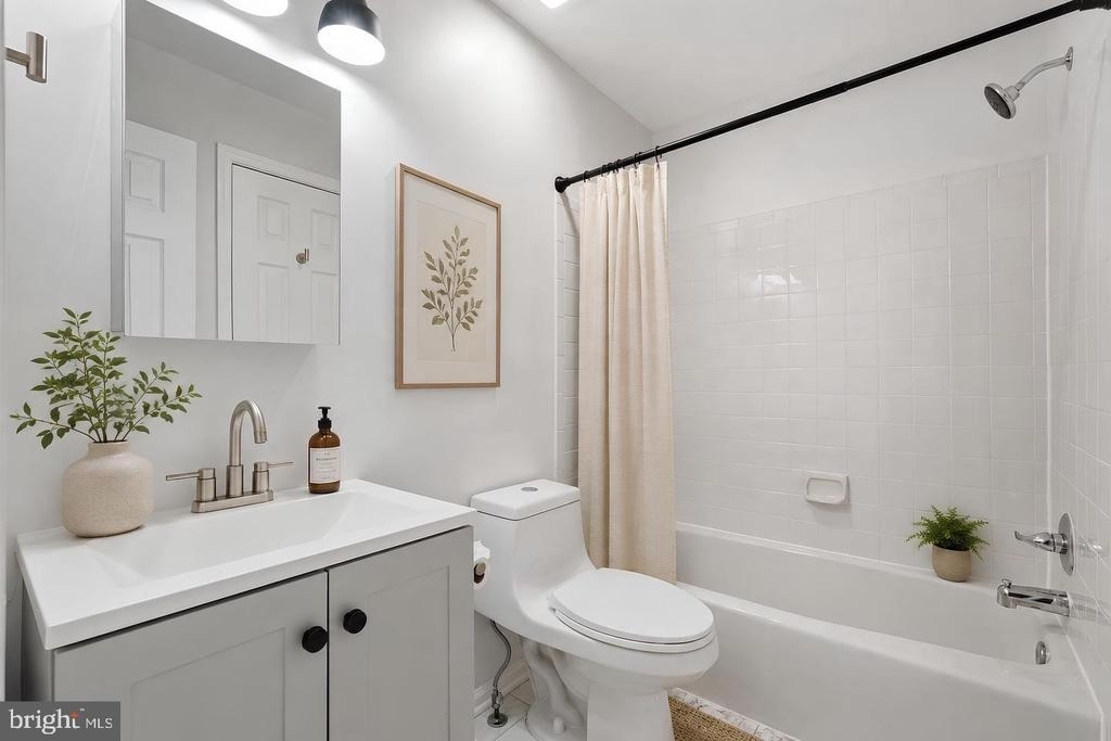 10703 Kings Riding Way N - Photo 6