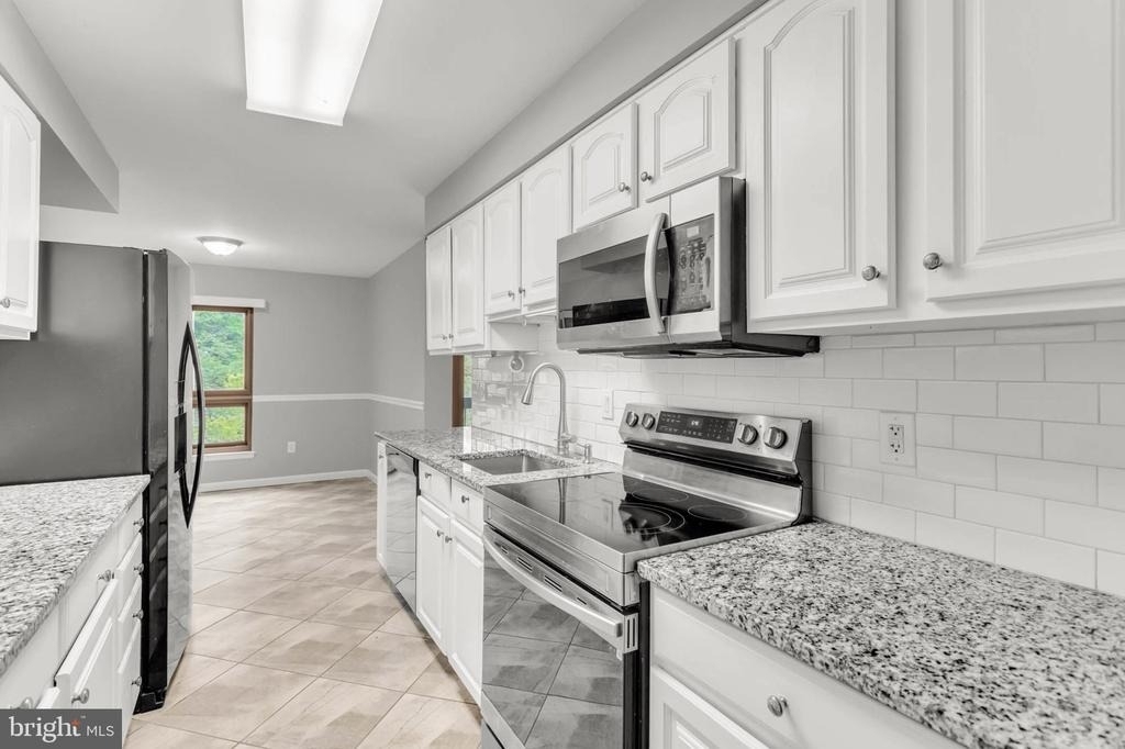 405 Christopher Avenue - Photo 9