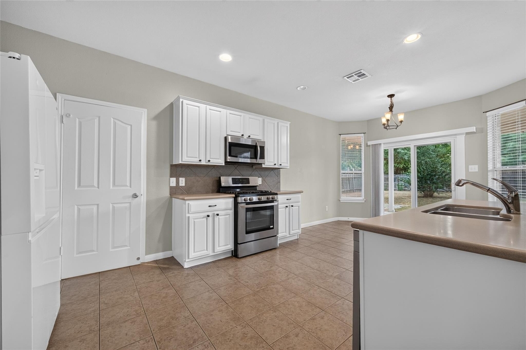 2207 Brittway Ln - Photo 13