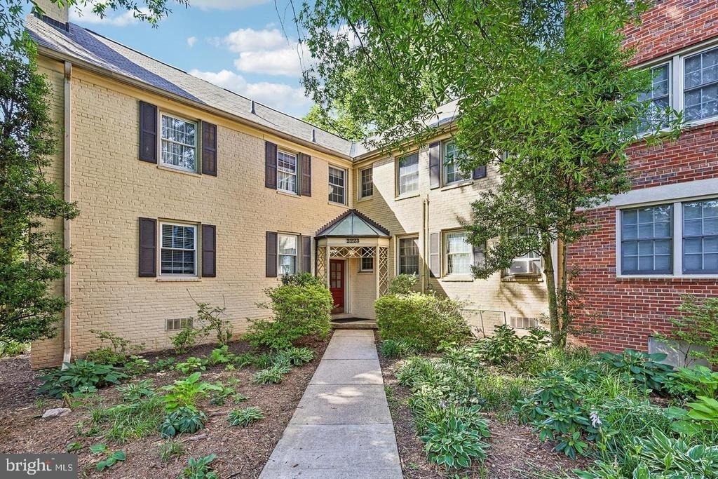 2223 Washington Avenue - Photo 0