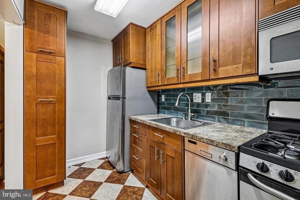 2223 Washington Avenue - Photo 9