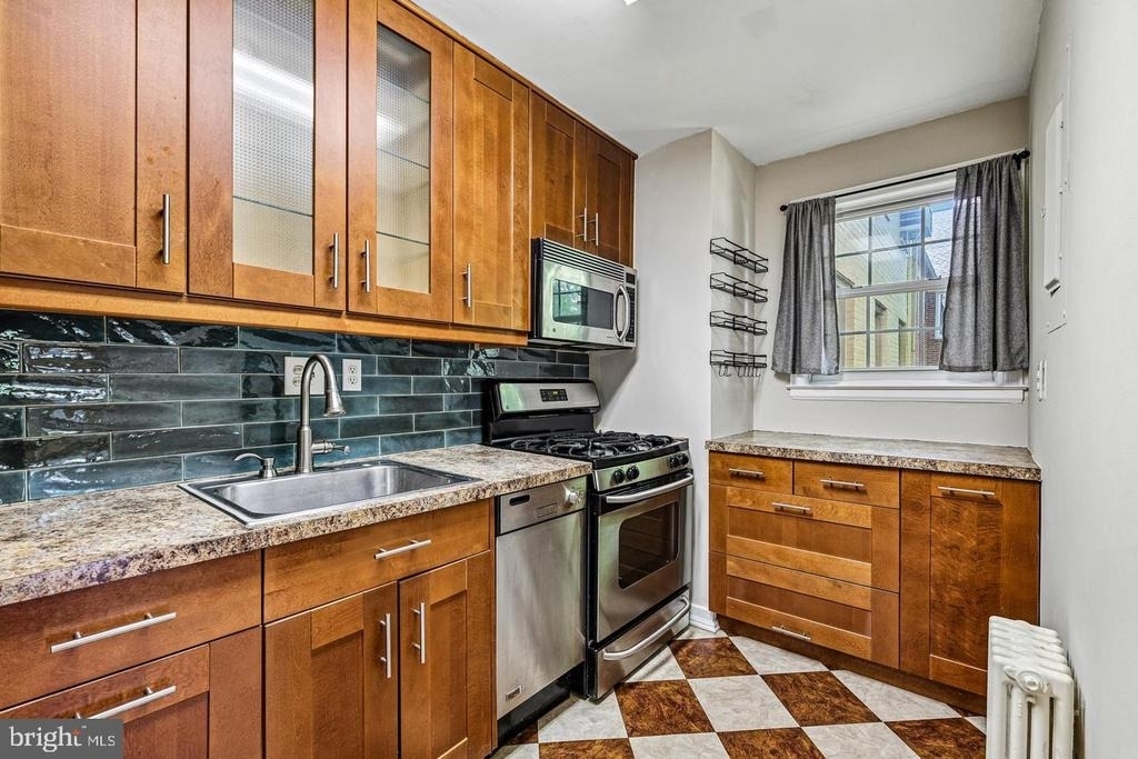2223 Washington Avenue - Photo 10