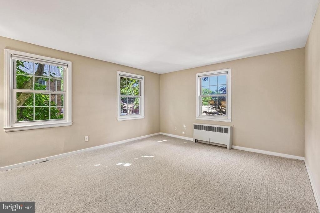 2223 Washington Avenue - Photo 2