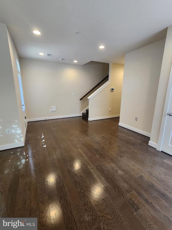 2401 Glenallan Avenue - Photo 5
