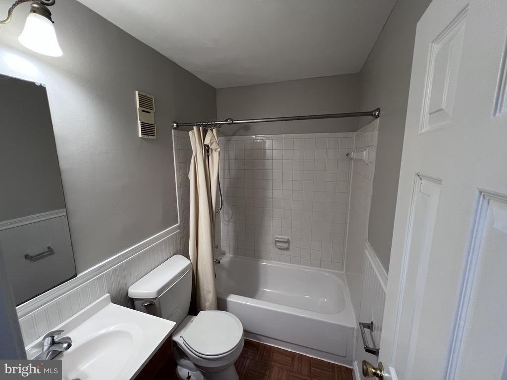 9927 Forest View Place - Photo 19