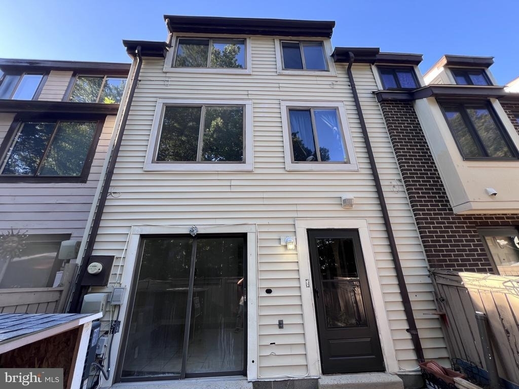 9927 Forest View Place - Photo 2