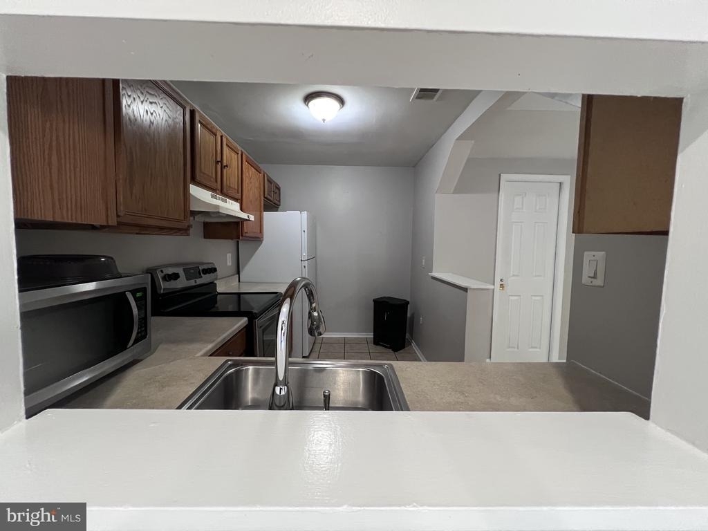9927 Forest View Place - Photo 14