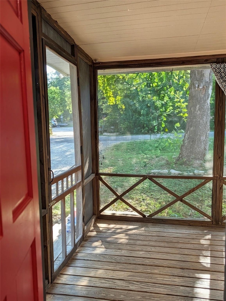 10801 W Lakeview Dr - Photo 2