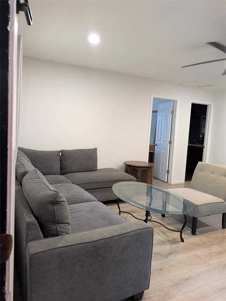 10801 W Lakeview Dr - Photo 4