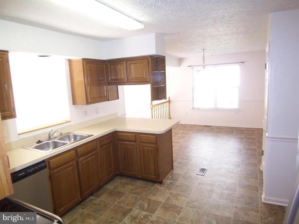 310 Huntsman Court - Photo 8
