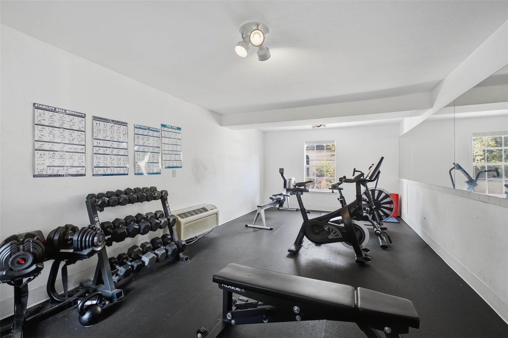 300 Crockett St - Photo 21