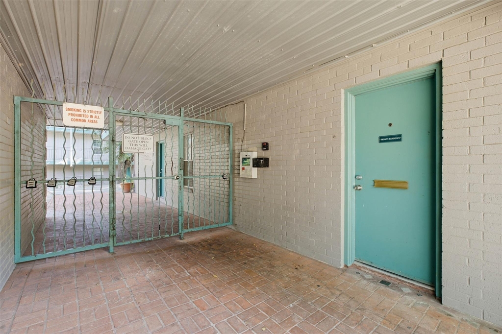 300 Crockett St - Photo 29