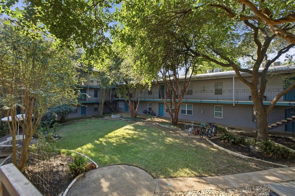 300 Crockett St - Photo 24