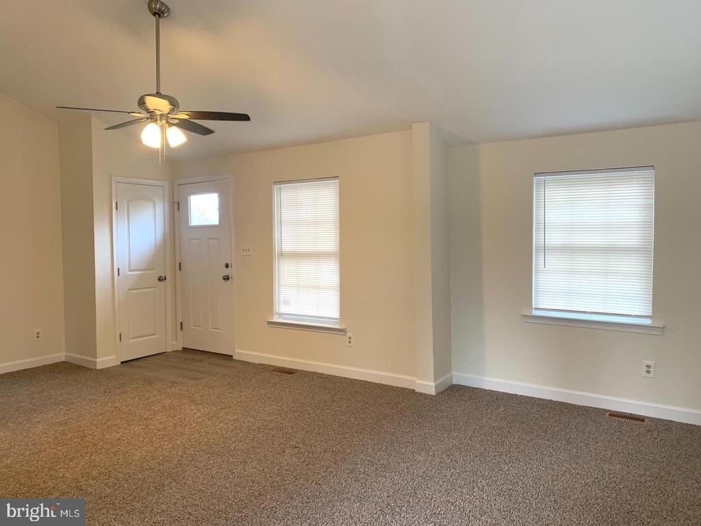 4215 Calvert Drive - Photo 5