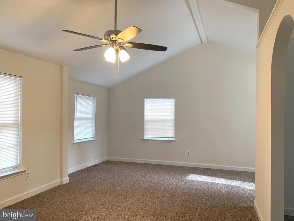 4215 Calvert Drive - Photo 4