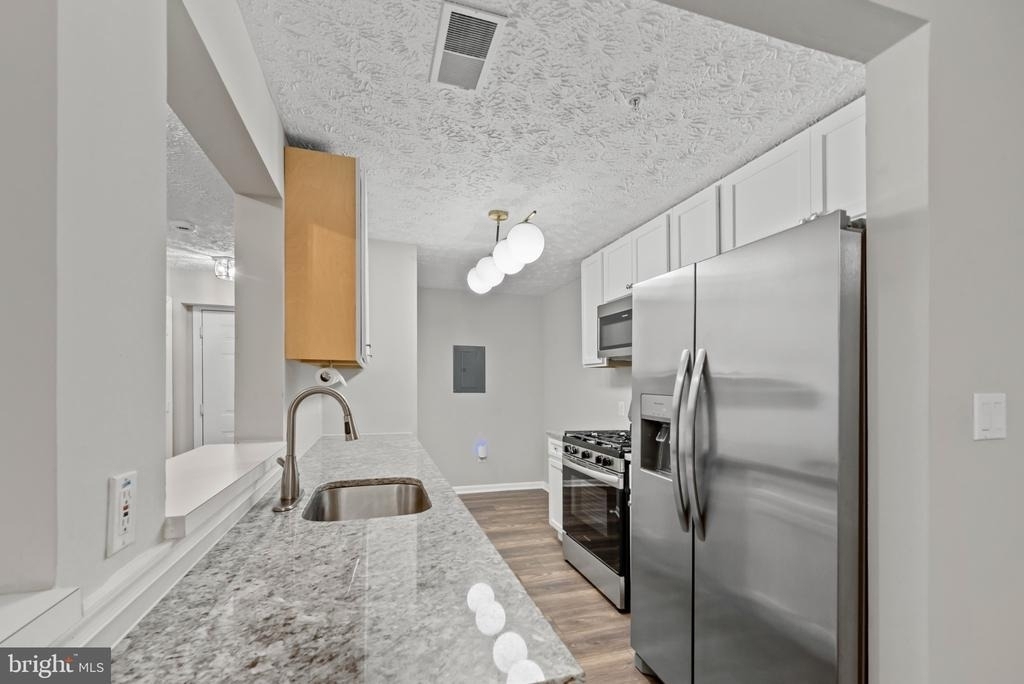 550 Kennington Road - Photo 11