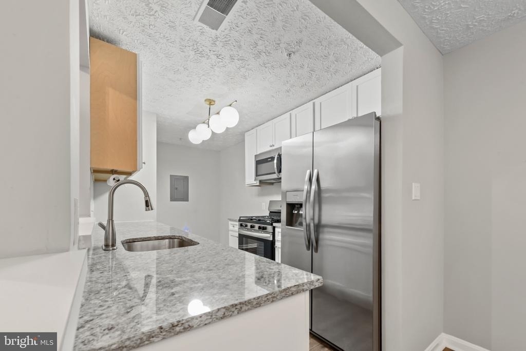 550 Kennington Road - Photo 7