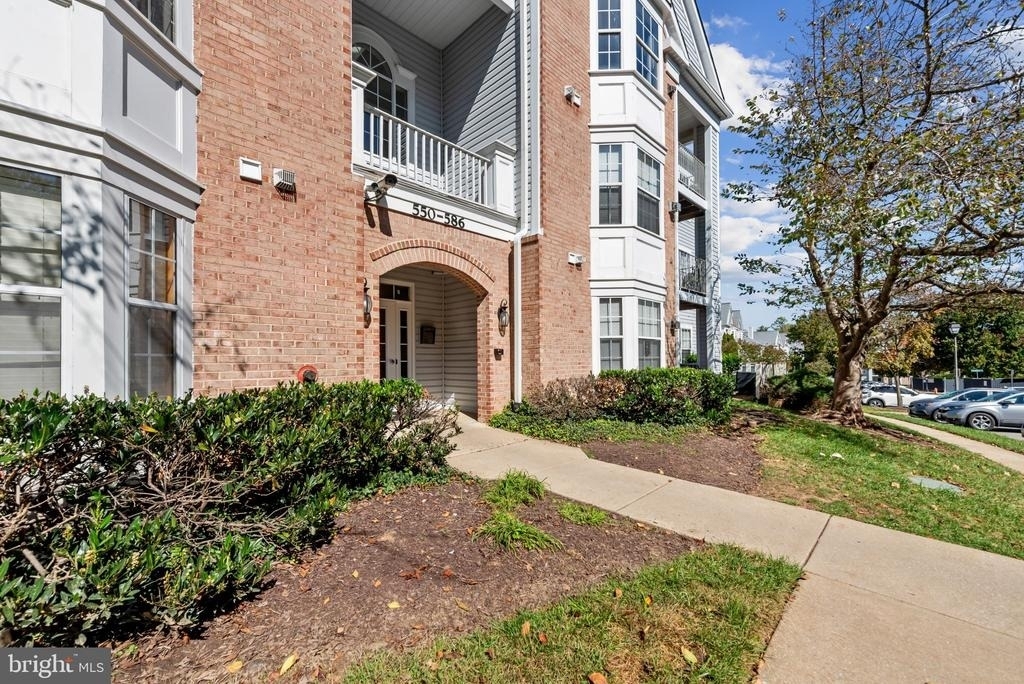 550 Kennington Road - Photo 1