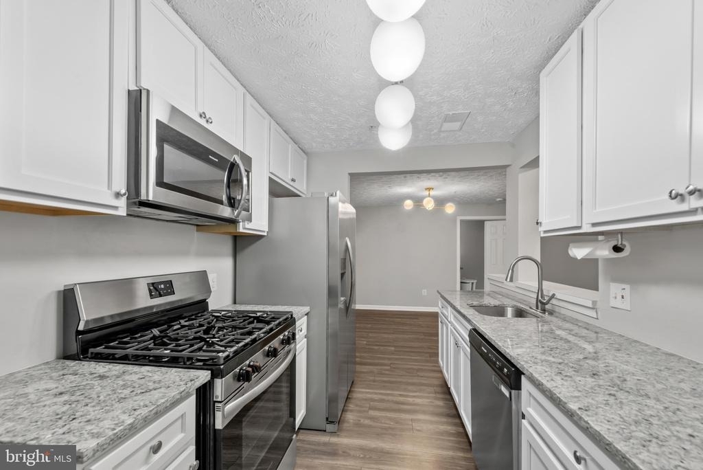 550 Kennington Road - Photo 12