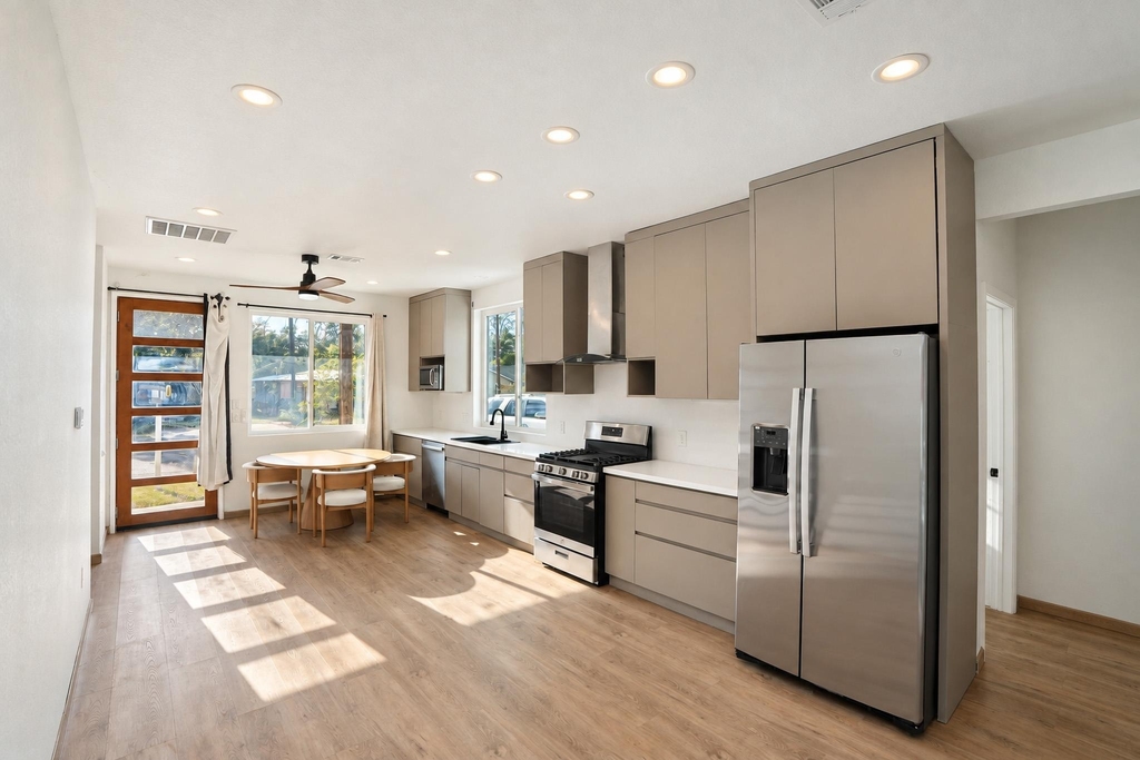5019 Shoal Creek Blvd - Photo 3