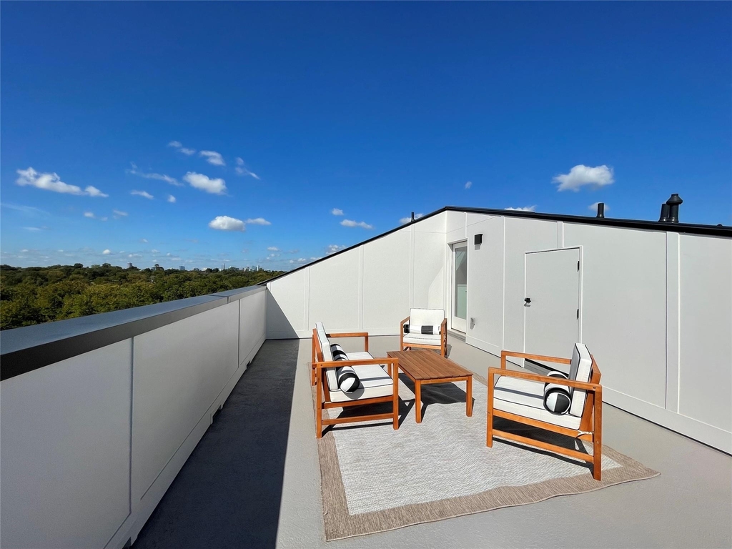 3406 E 17th St - Photo 2