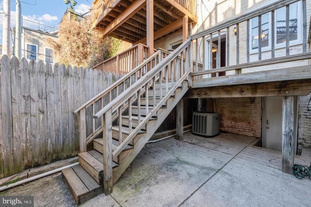 1407 Webster Street - Photo 12