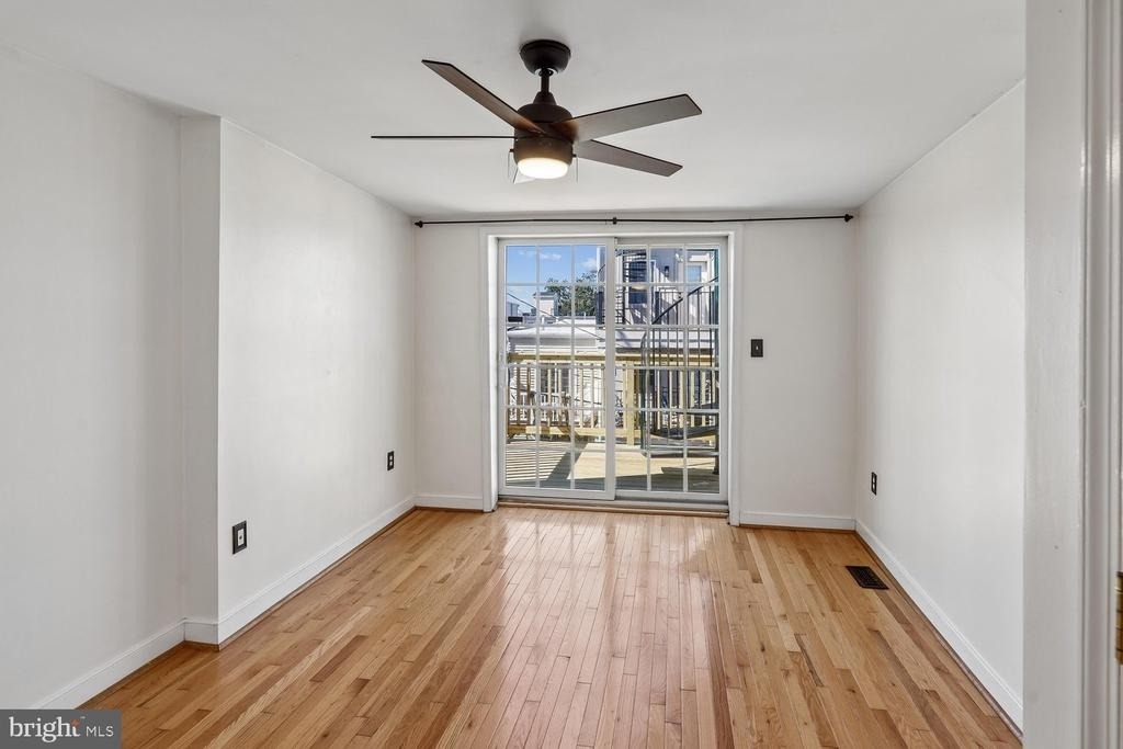 1618 Marshall Street - Photo 11