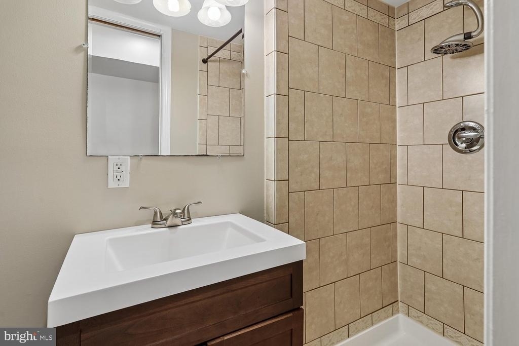 1618 Marshall Street - Photo 26
