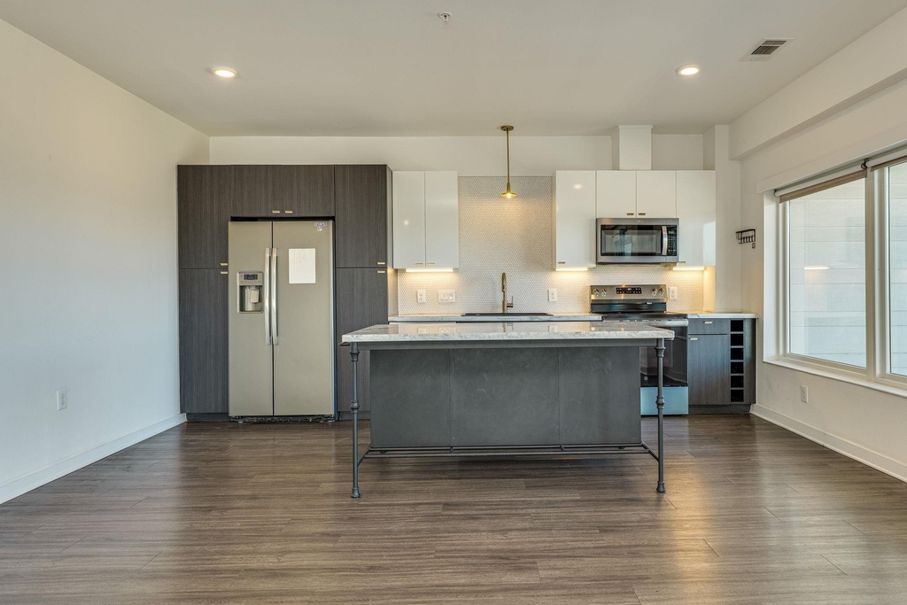 4361 S Congress Ave - Photo 5