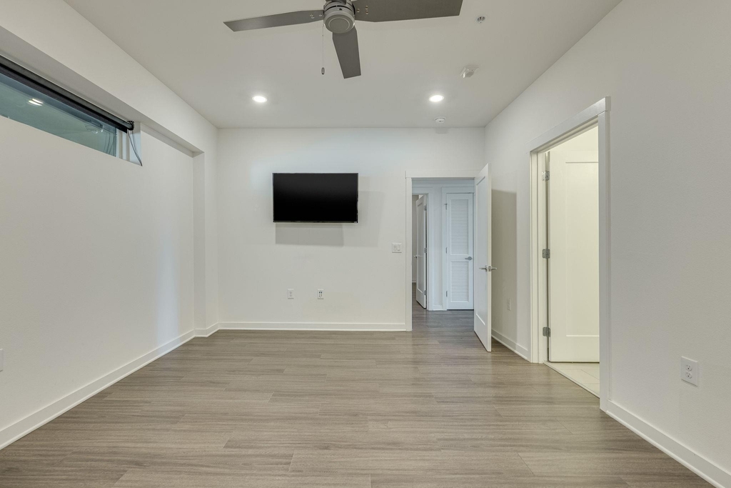 4361 S Congress Ave - Photo 16