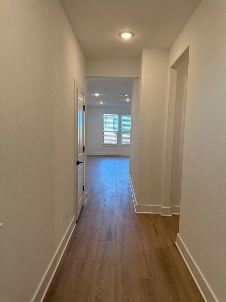 221 Groveland Dr - Photo 3
