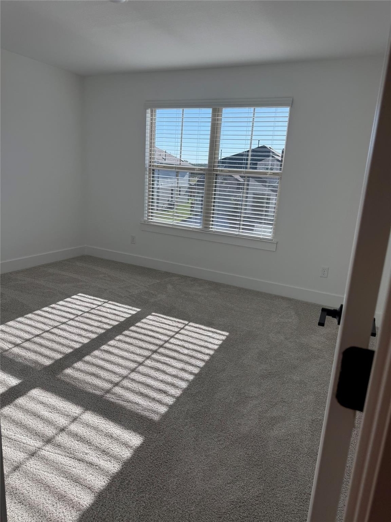 221 Groveland Dr - Photo 17