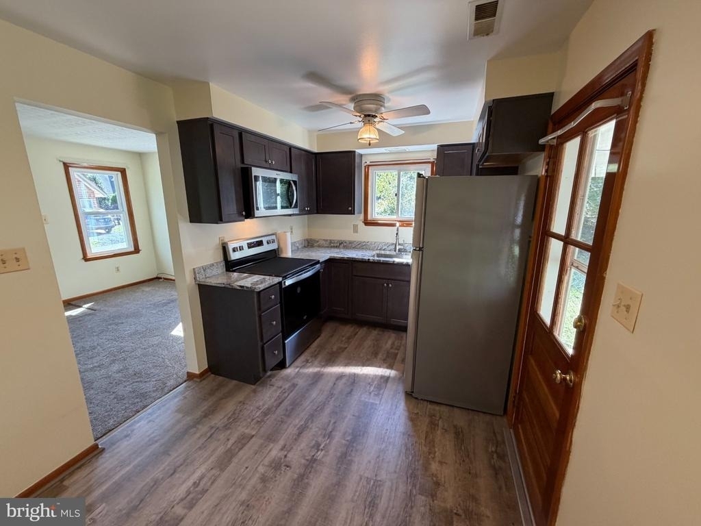 201 Giddings Avenue - Photo 4