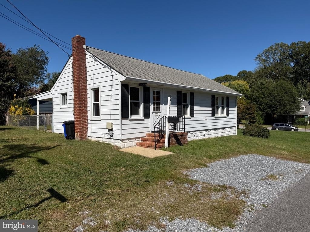 201 Giddings Avenue - Photo 1
