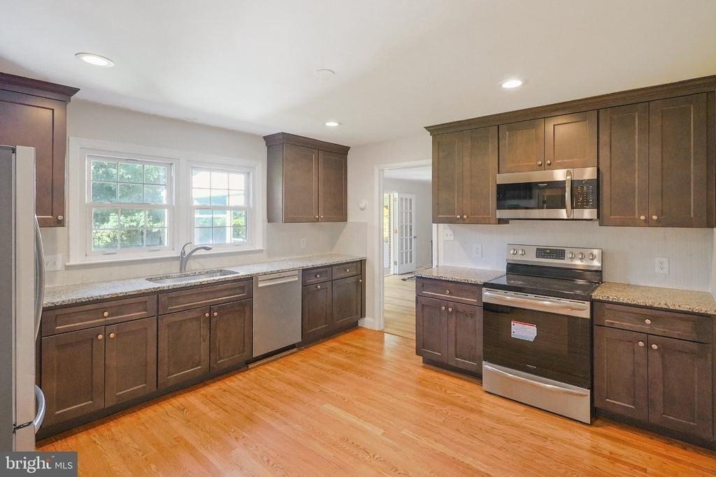 731 Halstead Road - Photo 7