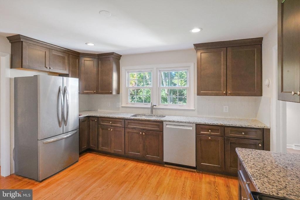 731 Halstead Road - Photo 6