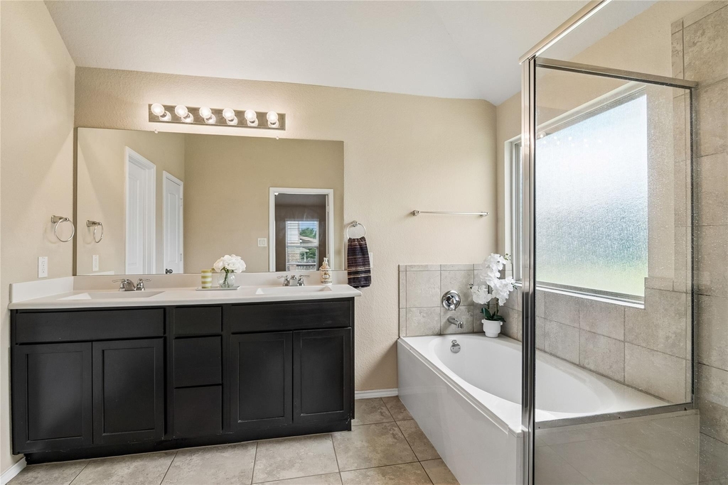 1820 Strawcove - Photo 17