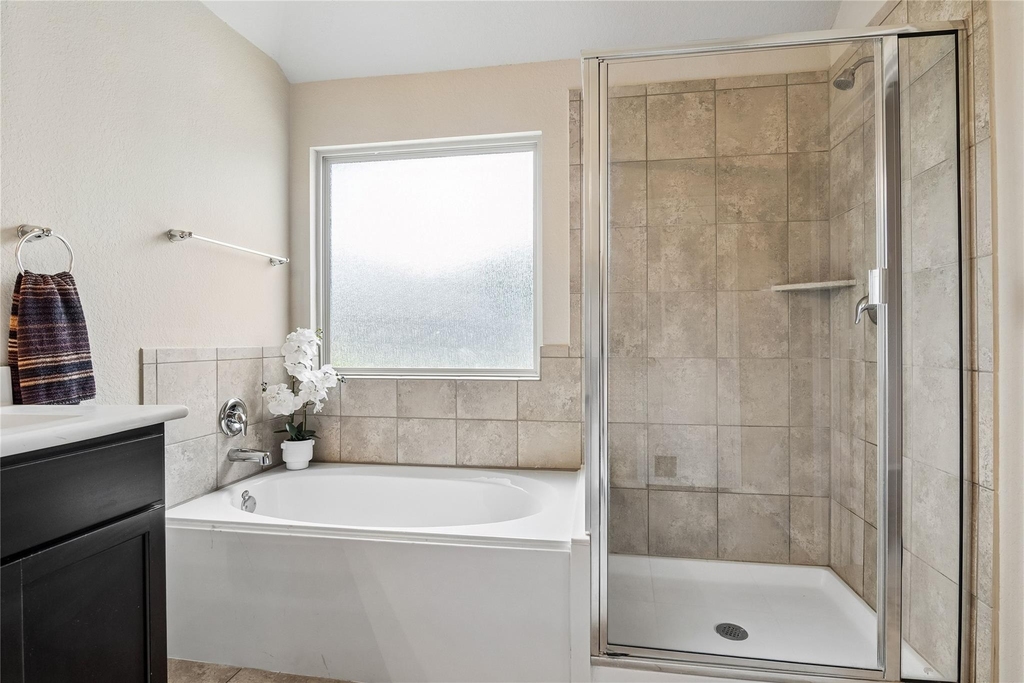 1820 Strawcove - Photo 18