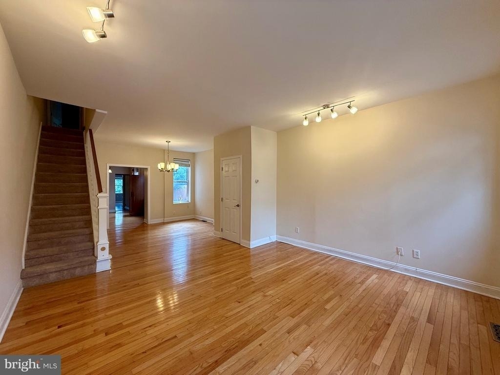 1906 N Scott Street - Photo 2