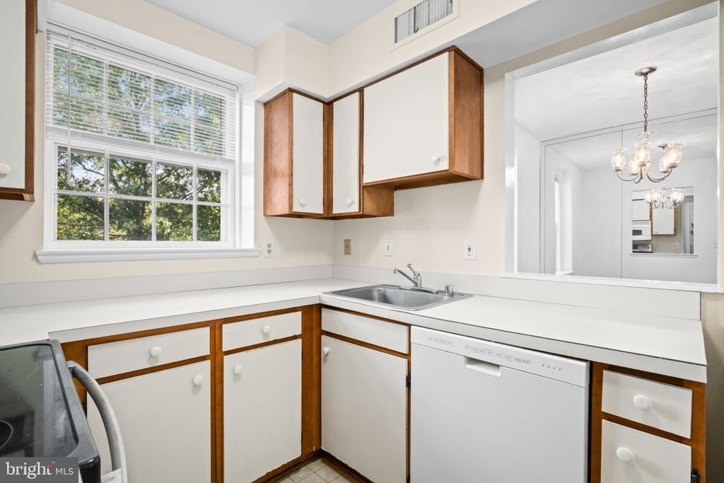 3864 Porter Street Nw - Photo 7