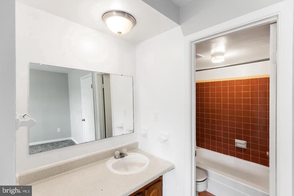 5344 C Street Se - Photo 4