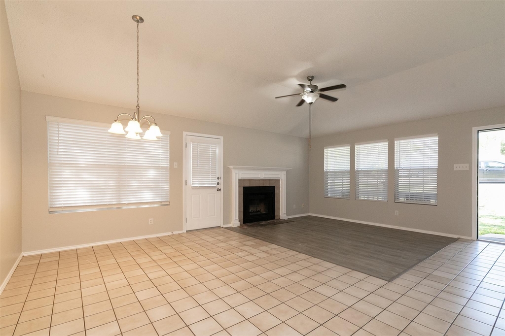 420 Sailmaster St - Photo 4