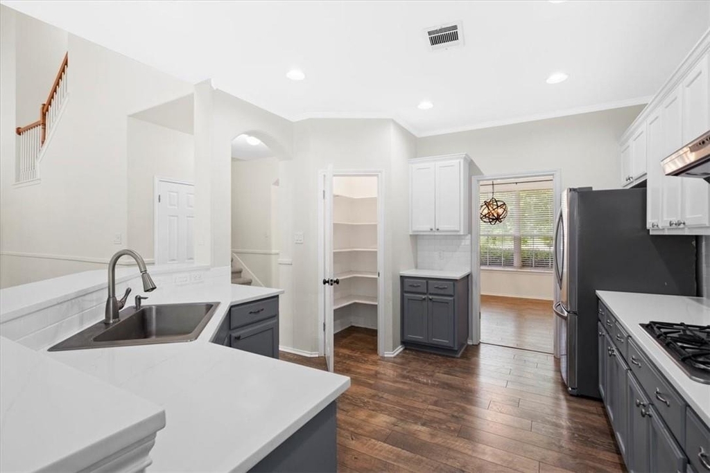 2225 Speidel Dr - Photo 11