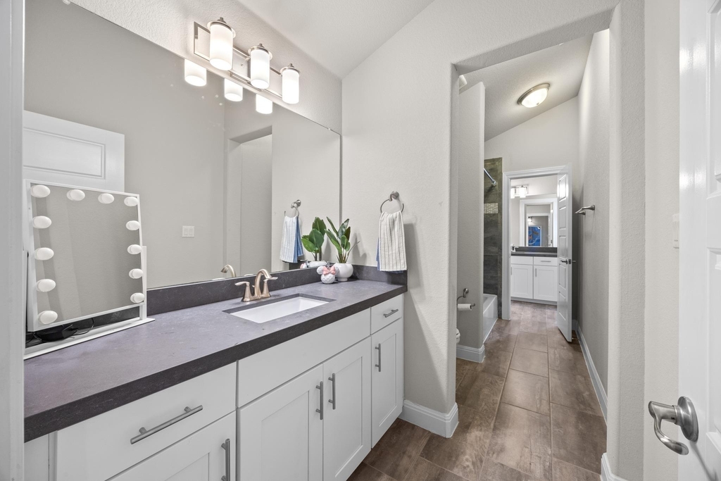 15705 Colinas Cv - Photo 28