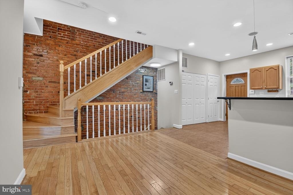 541 Florida Avenue Nw - Photo 2
