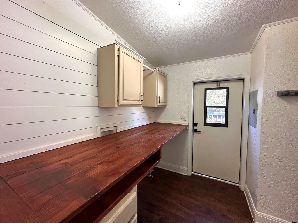 305 Cougar Ave N - Photo 22