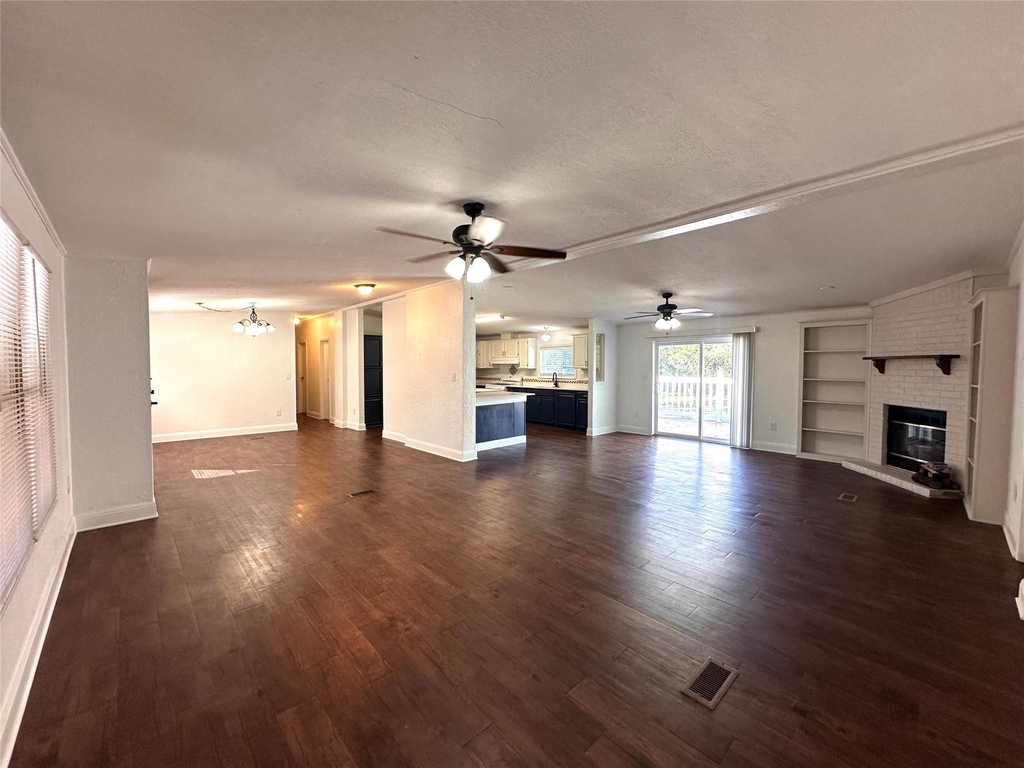 305 Cougar Ave N - Photo 3