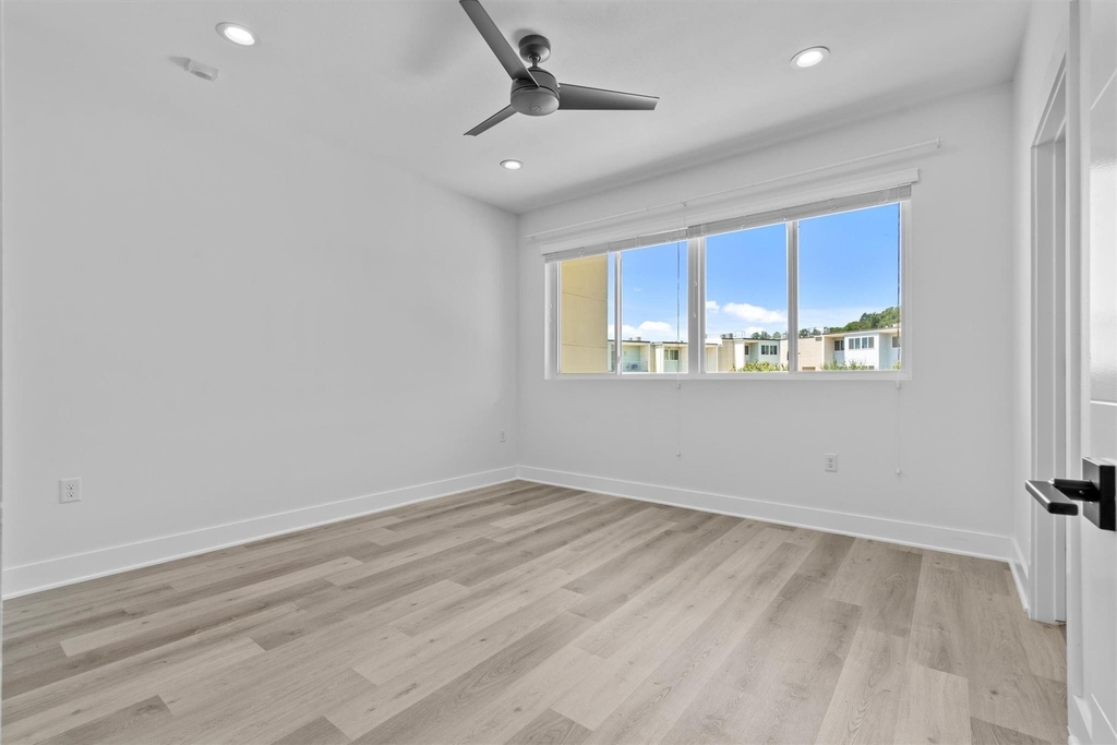 604 N Bluff Dr - Photo 10