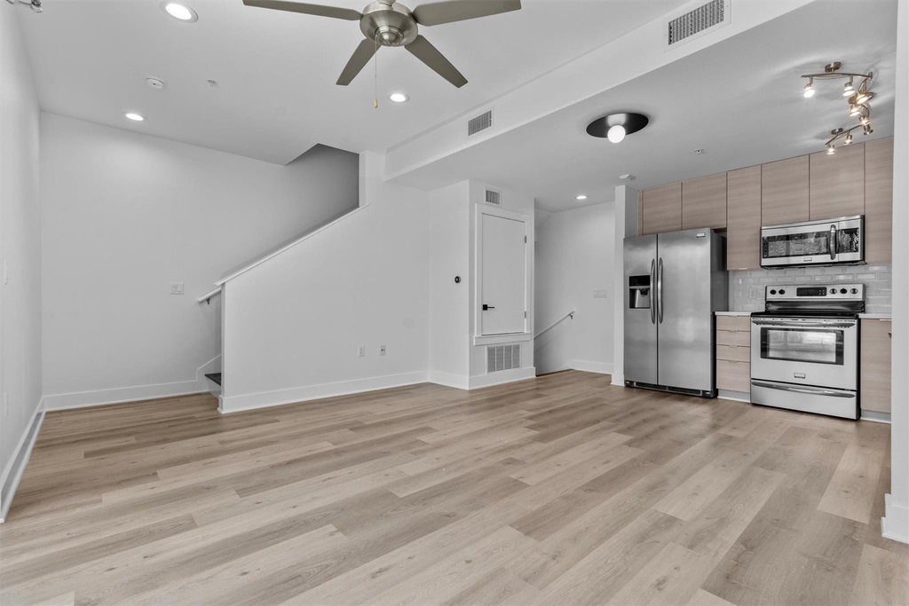 604 N Bluff Dr - Photo 11